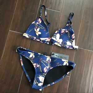 Muxilove Blue Floral Triangle Suit